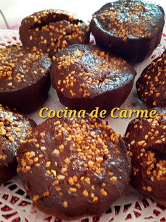 Una foto de Mini kougelhopf con almendras crocantes
