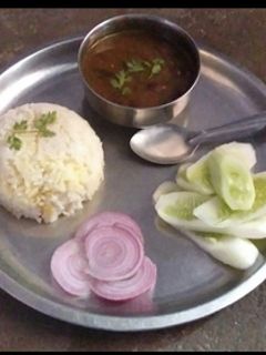 राजमा चावल (rajma chawal recipe in hindi) रेसिपी मुख्य फोटो