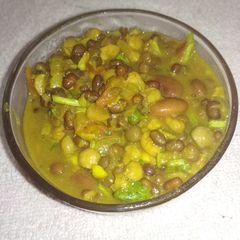 A picture of Dal tadka.