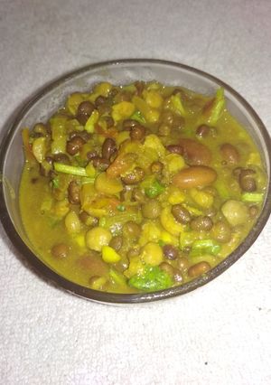 A picture of Dal tadka.