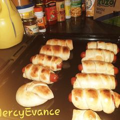 A picture of Sausage bread rolls/ Chinese hotdog buns.