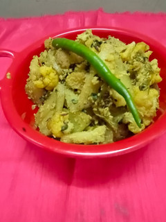 A picture of Cauliflower stir fry.