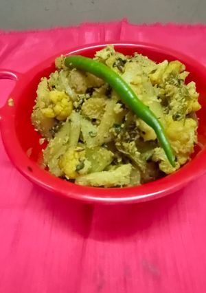 A picture of Cauliflower stir fry.