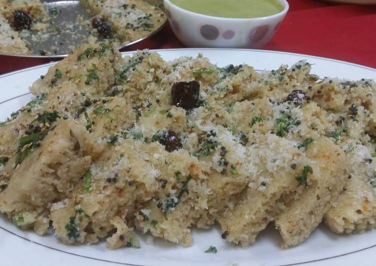 Suji Dhokla/Rava Dhokla