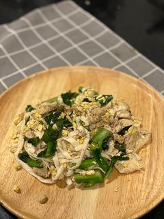 รูปของ ผัดซีอิ๊วเส้นบุก อกไก่ คลี๊นคลีน