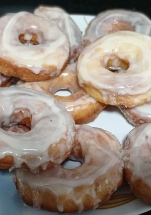 Una foto de Donas glaseadas (suaves y esponjosas)