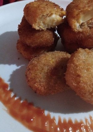 क्रिस्पी  चीजी  काँर्न  स्वेअर (crispy cheese corn recipe in marathi) रेसिपी चे मुख्य फोटो 