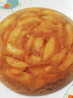 Una foto de Bizcocho invertido al sartén.🍑