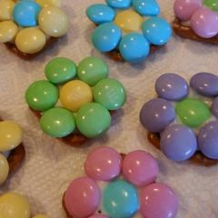 A picture of Flower Pretzel Bites.