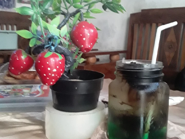 Langkah Mudah untuk Menyiapkan Resep Es cau sirup pandan yang Sempurna Anti Ribet, Lezat