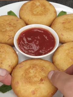 Una foto de Tortitas de patata y queso