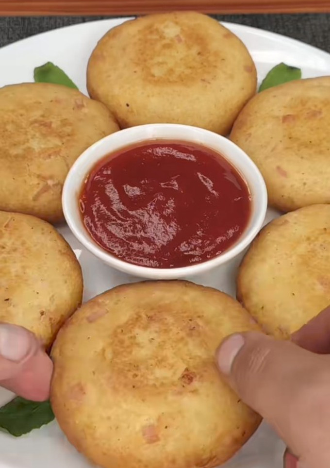 Una foto de Tortitas de patata y queso