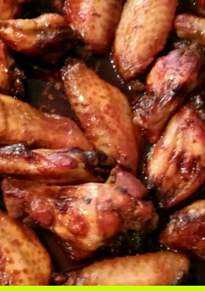 Una foto de Alitas al horno en salsa de soja y miel