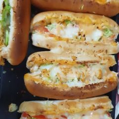 A picture of Chicken Subway.