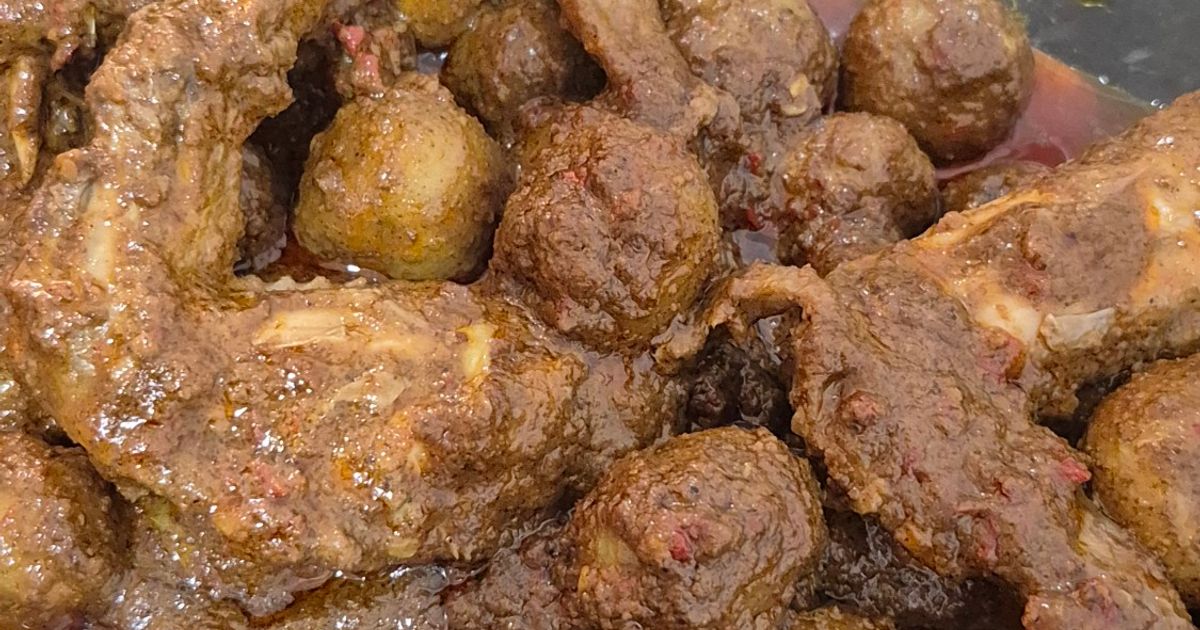 Rendang Ayam dan Kentang Bumbu Instan plus Kelapa Sangrai Halus