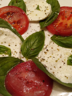 A picture of Caprese salad.