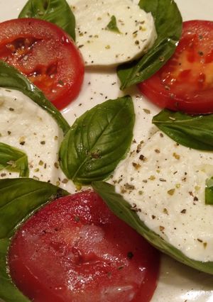 A picture of Caprese salad.