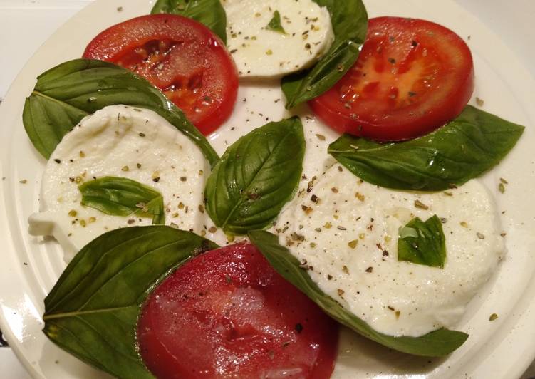 Steps to Prepare Homemade Caprese salad