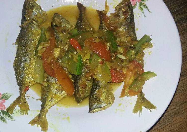 Proses Membuat Ikan gembung acar kuning, Enak Banget
