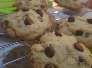 รูปของ Choc Chip Cookies กรอบนอกนุ่มใน