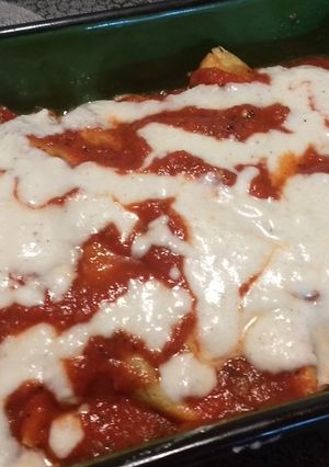 Una foto de Panqueques sin harina rellenos de espinacas, jamón y queso