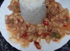 Foto principal de 130. Feijoada brasileña (principal legumbres)
