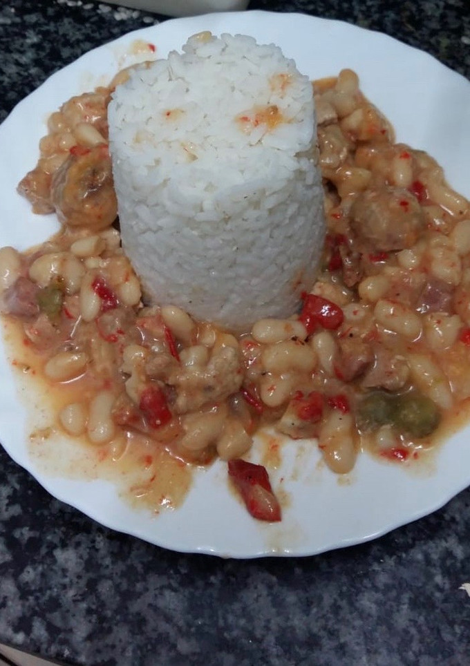 Una foto de 130. Feijoada brasileña (principal legumbres)
