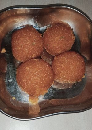 बूंदी के लड्डू (boondi ke ladoo recipe in Hindi) रेसिपी मुख्य फोटो