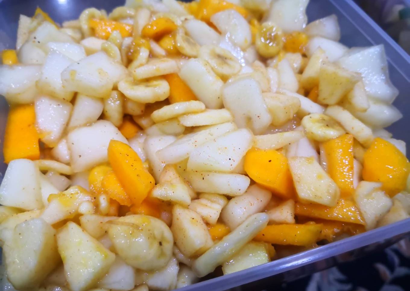 Mix fruit chaat