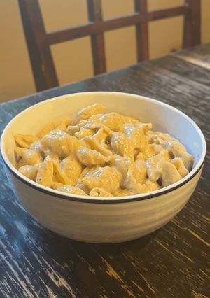 A picture of Cricket Protein Powder Mac n Cheese.