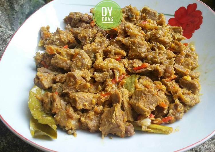 Cara Membuat Daging Sapi Kunyit yang Bikin Ngiler