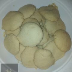 A picture of Gireba (local cookies).