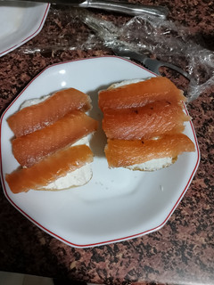 Una foto de Tosta de salmón ahumado