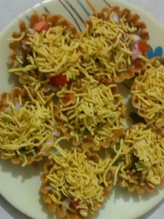 બાસ્કેટ ચાટ (Basket Chaat Recipe In Gujarati) રેસીપી મુખ્ય ફોટો