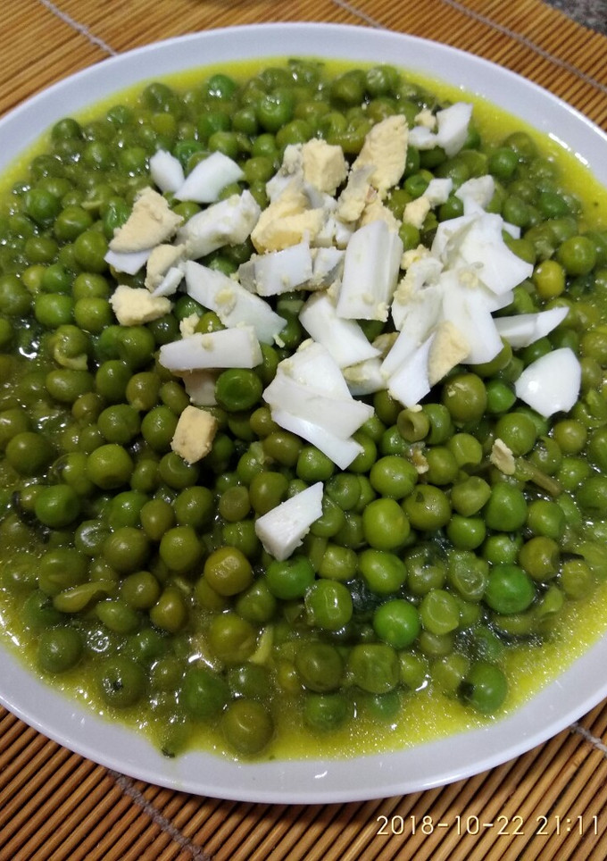 Una foto de Guisantes en salsa de sobreuso de mi abuela Trini