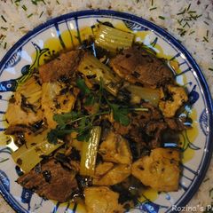 A picture of Persian artichoke and celery stew.