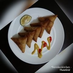 A picture of Veggie samosa.