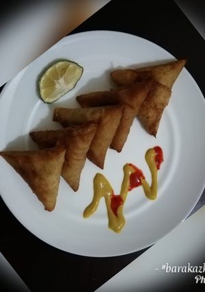 A picture of Veggie samosa.