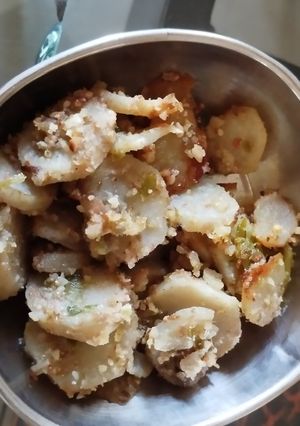 रताळ्याचे तिखट काप (Ratalyache Tikhat Kap Recipe In Marathi) रेसिपी चे मुख्य फोटो 