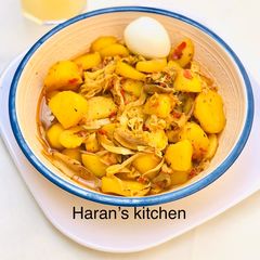 A picture of Shredded chicken Irish potatoes porridge.