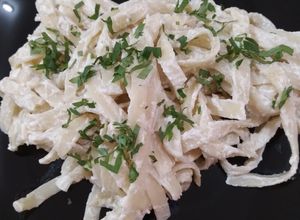 Una foto de Fettuccine blanco