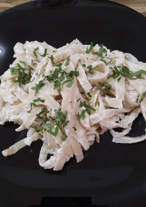 Una foto de Fettuccine blanco