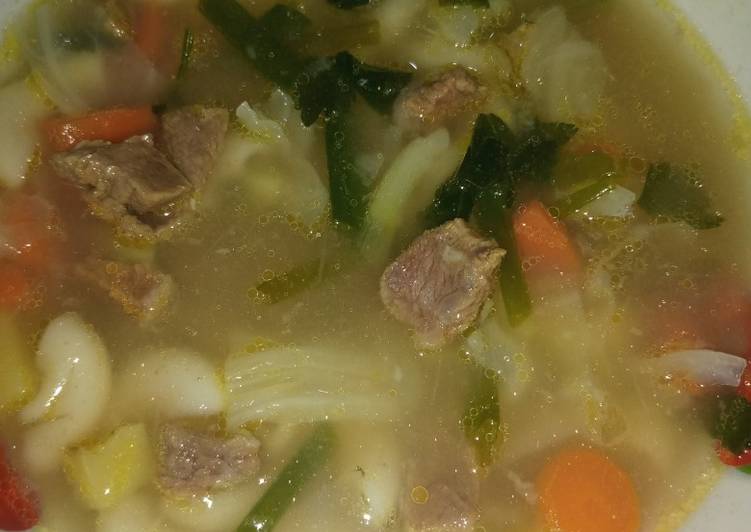 Sup daging makaroni