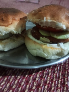 बर्गर (Burger recipe in Hindi) रेसिपी मुख्य फोटो