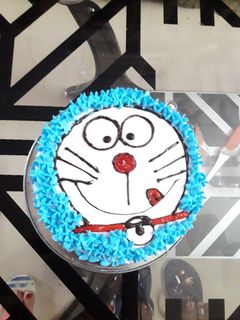 डोरेमोन केक (Doraemon cake recipe in Hindi) रेसिपी मुख्य फोटो