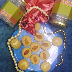 A picture of Instant Kesar milk peda 😋😋.