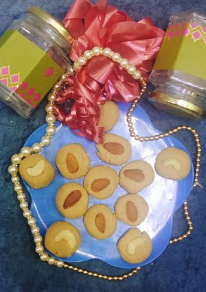 A picture of Instant Kesar milk peda 😋😋.