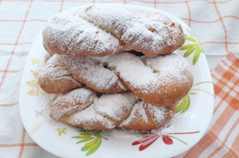 Resep Kkwabaegi (Twisted Korean Doughnut) yang Menggugah Selera