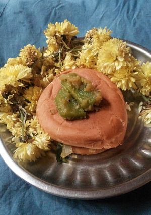 A picture of Aloo Capsicum Bun.