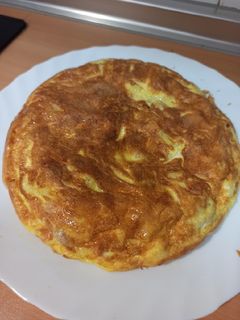 Una foto de Tortilla de patatas fit 😂